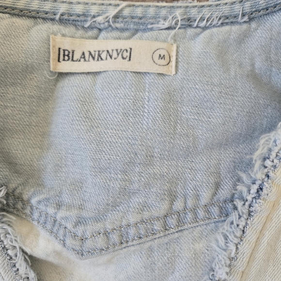Blank NYC All About Me Light Wash Denim Frayed Shift Dress size Medium - Picture 14 of 16